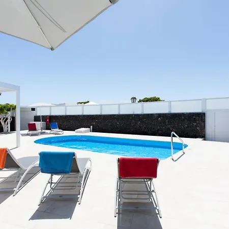 Villa 3 Bedroom Delphi With Private Heated Pool. *