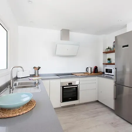 3 Bedroom Delphi With Private Heated Pool. Villa *