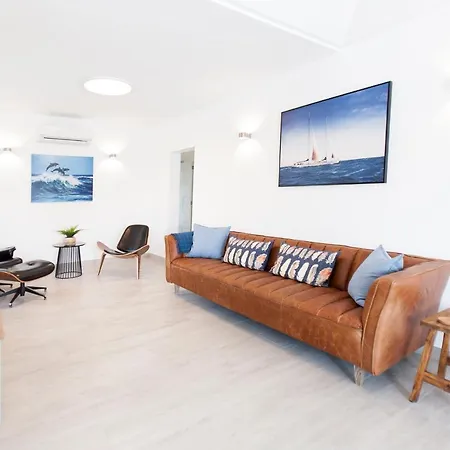 3 Bedroom Delphi With Private Heated Pool. * Puerto del Carmen (Lanzarote)