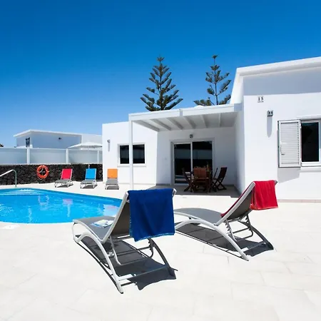 3 Bedroom Delphi With Private Heated Pool. Villa