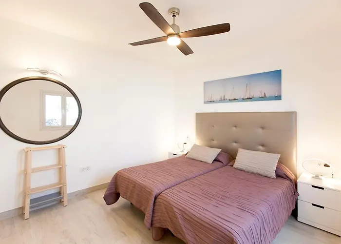 3 Bedroom Delphi With Private Heated Pool. فيلة *